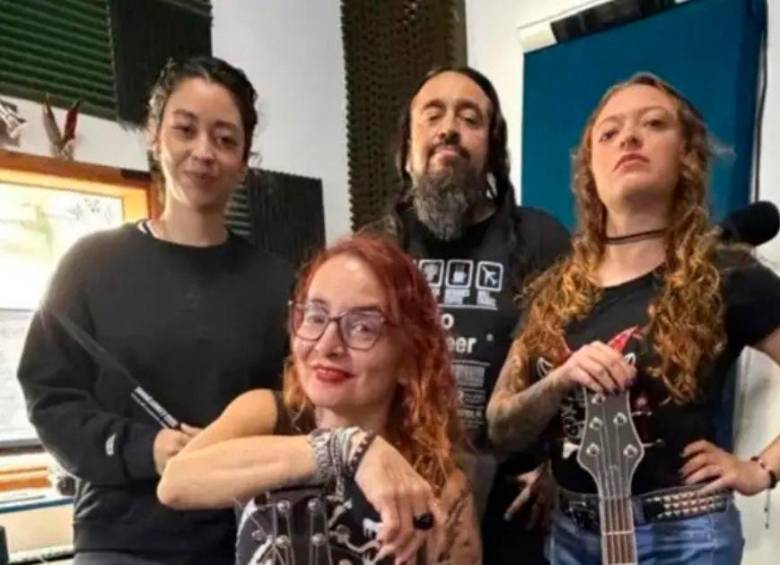 María se la jugó por el rock femenino y es su mejor terapia