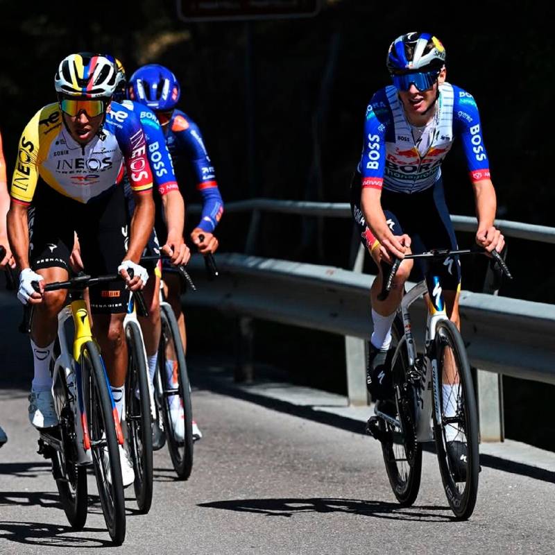 Egan, de 29 años de edad, vuelve a estar adelante del pelotón en Europa. En los Alpes evidencia gran nivel. FOTO INSTAGRAM EGAN 