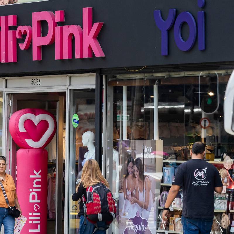 Las tiendas de Lili Pink registraron un aumento en clientes tras el operativo de la Fiscalía y la toma de control por parte de la SAE. FOTO EL COLOMBIANO. 