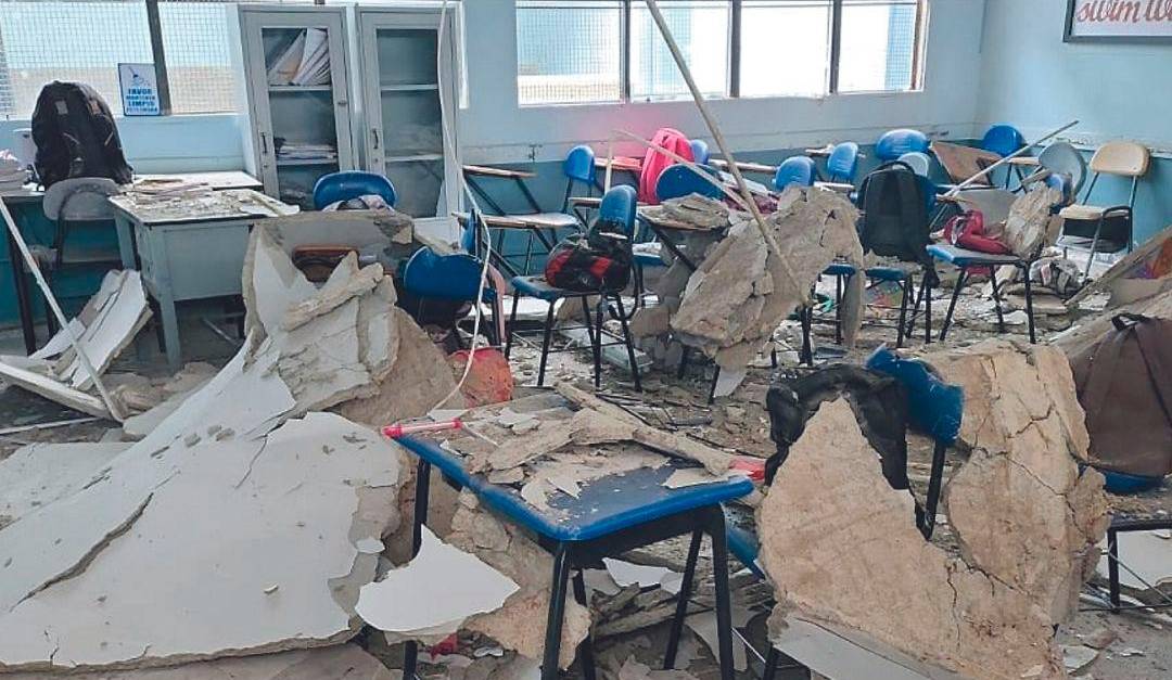 Estaba Advertido 15 Alumnos Heridos Por Caída De Techo