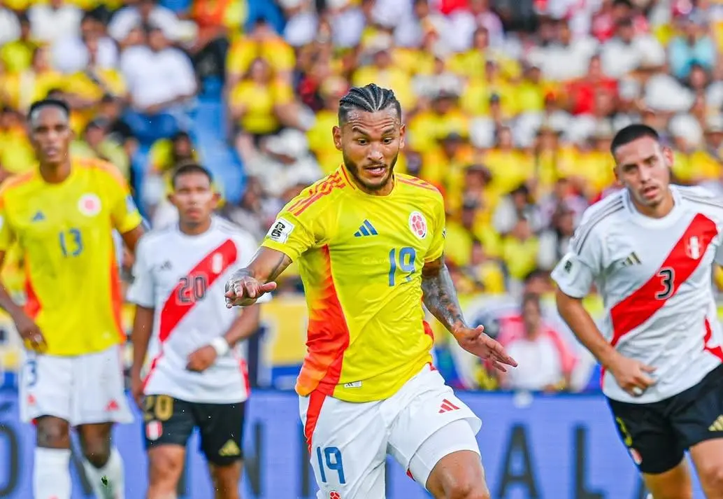 El samario de 27 años es el único atacante colombiano en convertir 4 goles en un partido de Eliminatorias. Foto: Instagram @luissuarez.26