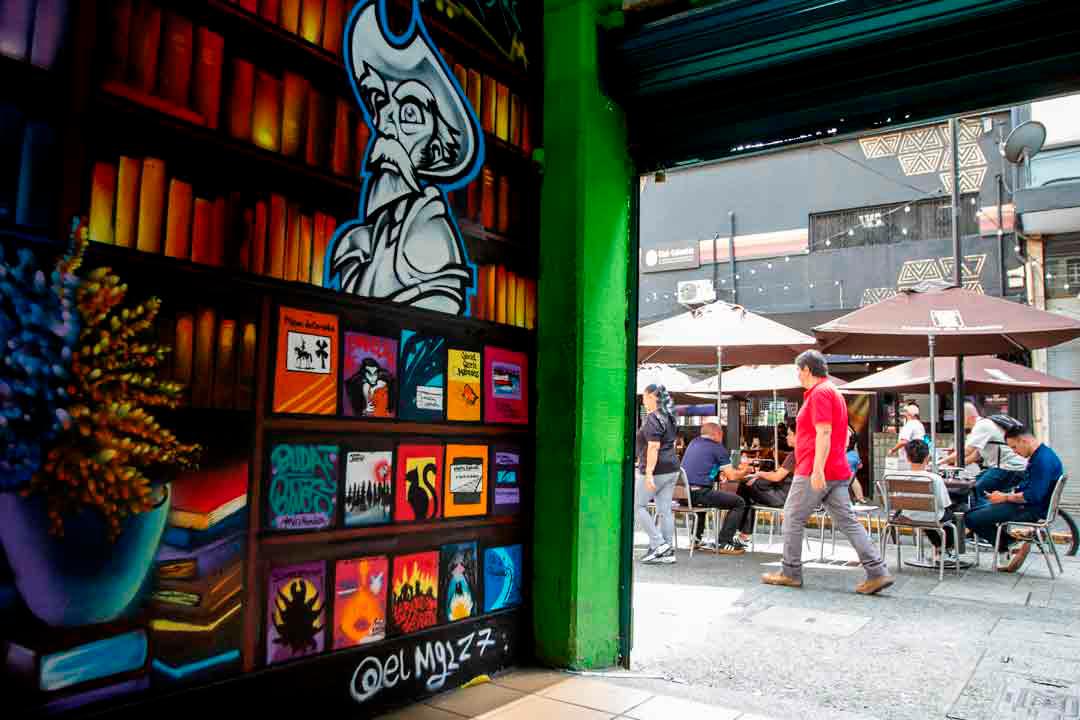Los murales, que son el eje central de esta renovación, fueron creados por un talentoso grupo de artistas colombianos y un colega mexicano. Foto: Julio César Herrera