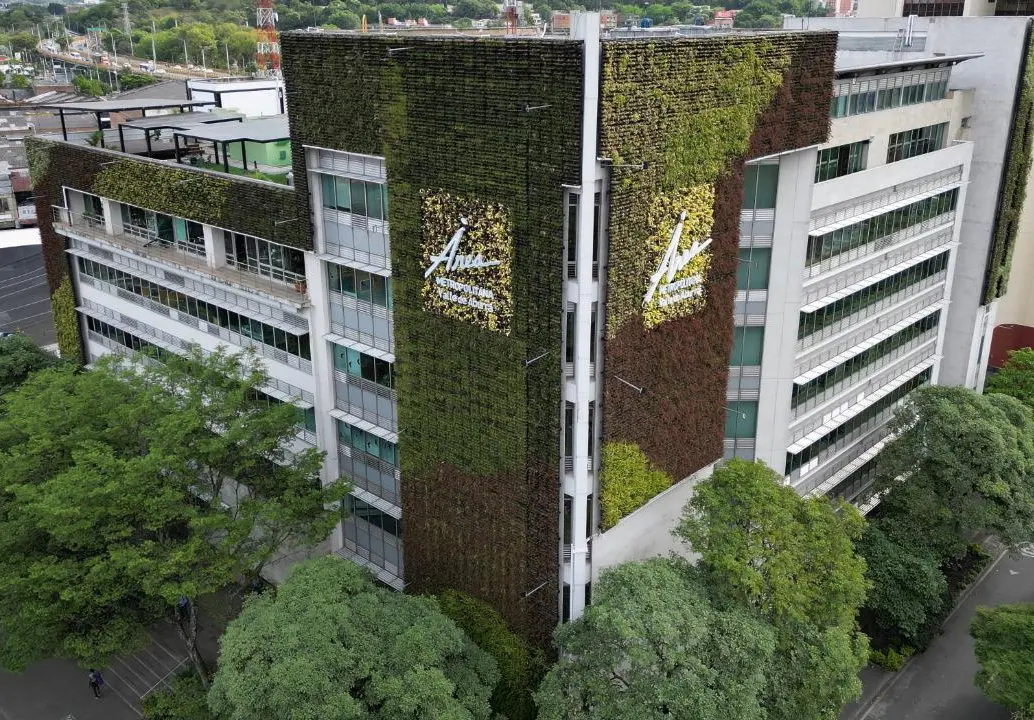 Fachada del edificio del Área Metropolitana del Valle de Aburrá. Foto: Juan Sánchez Ocampo