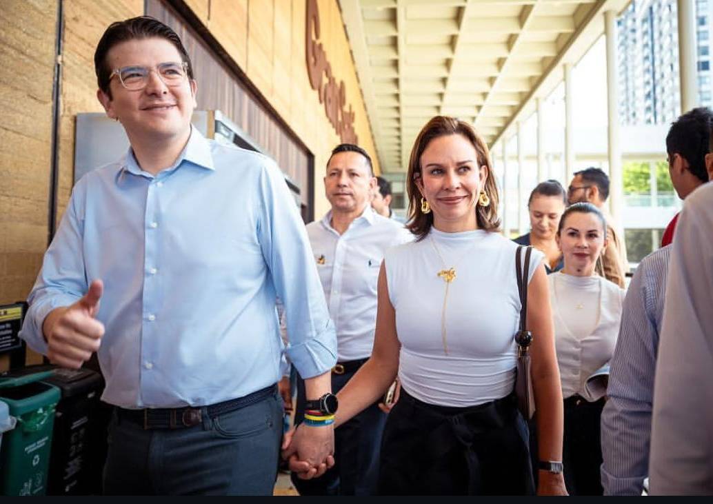 Miguel Uribe Turbay y María Claudia Tarazona en el foro Centro Democrático en Bucaramanga, 2025.