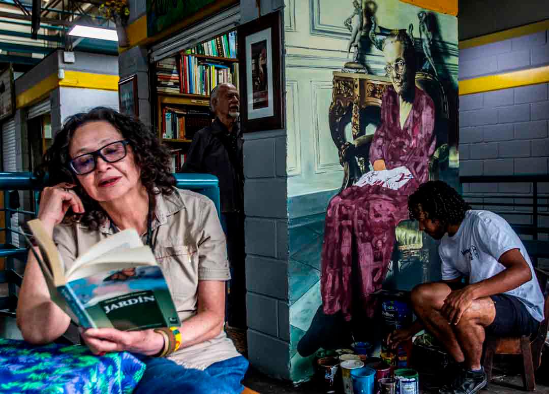 Algunos murales fueron donados por los propios artistas, mientras que otros fueron financiados por los libreros, quienes creen firmemente en la revitalización del lugar como un punto de encuentro para lectores, curiosos y amantes del arte. Foto: Julio César Herrera