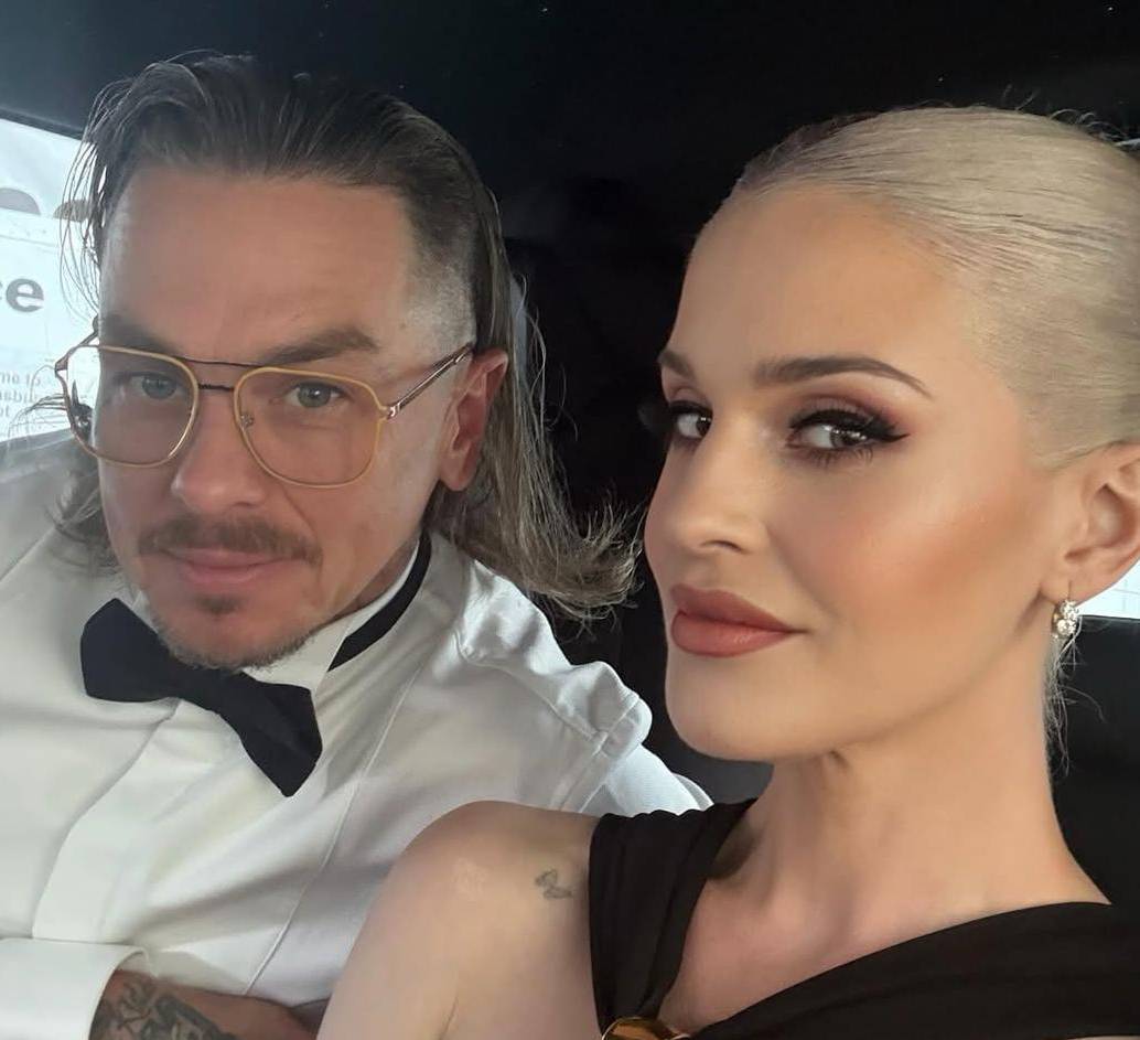 Sid Wilson y Kelly Osbourne se comprometieron el 5 de julio, durante el concierto de despedida de Ozzy Osbourne en Inglaterra. Imagen tomada de, Instagram personal de Kelly Osbourne.