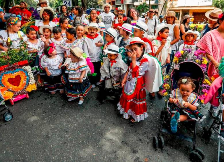El desfile de silleteritos convocó a 1.600 niños y niñas el año pasado. FOTO ARCHIVO EL COLOMBIANO
