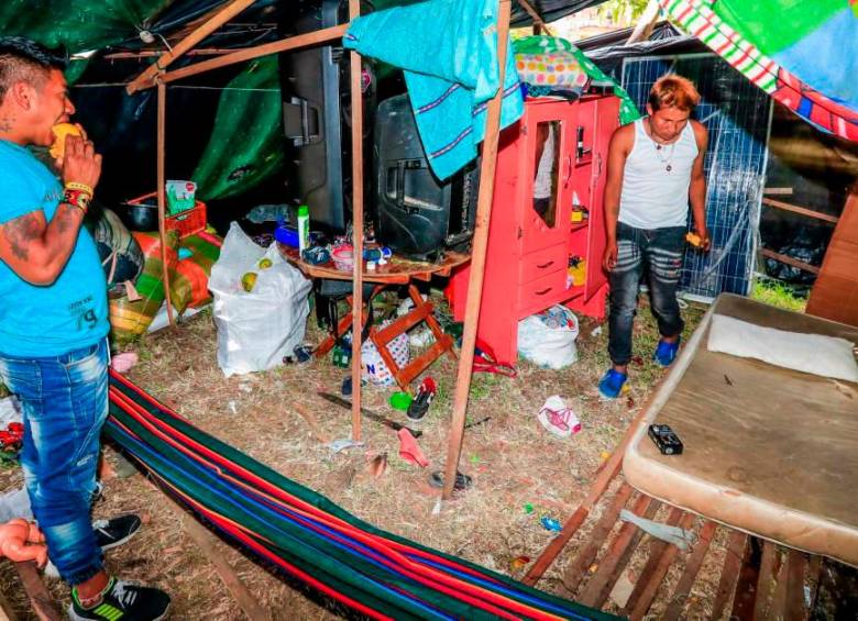Indígenas embera se asentaron en cementerio San Lorenzo, en Niquitao. FOTO: EL COLOMBIANO