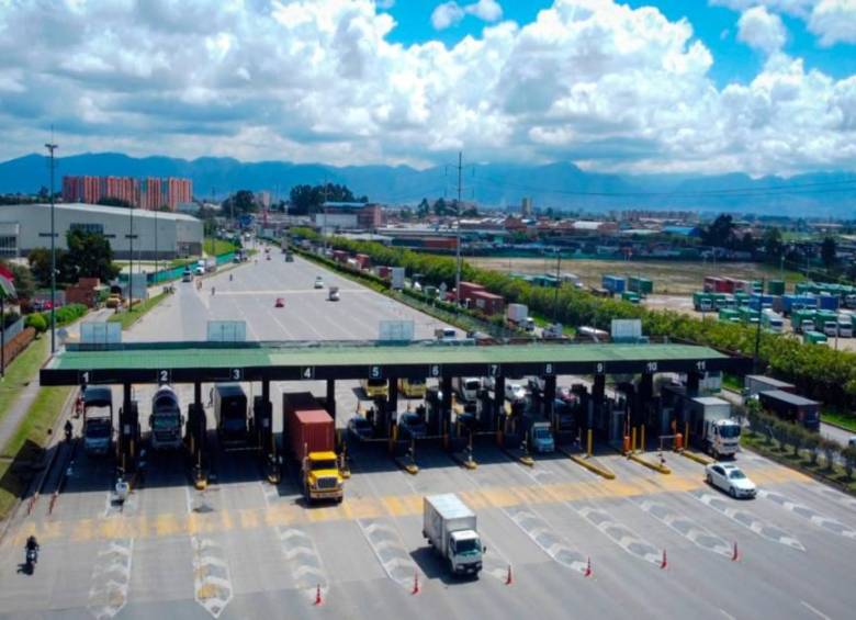 La semana pasada ocurrió el lanzamiento de artefactos explosivos en los peajes Pipiral, que comunica a Bogotá con Villavicencio, y en el de Ocoa, Meta. FOTO: MINTRANSPORTE