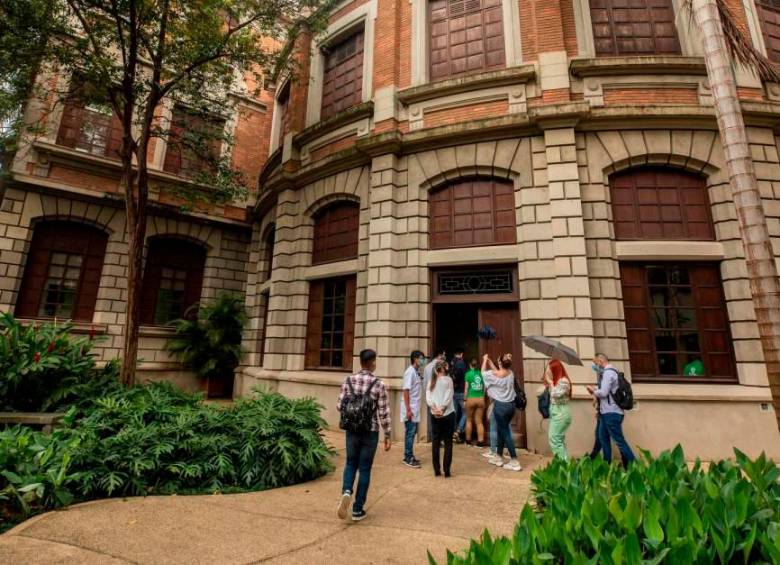 En el comunicado, la Facultad de Medicina pide al gobernador y a los medios respetar el carácter universal y autónomo de la universidad. FOTO: EL COLOMBIANO