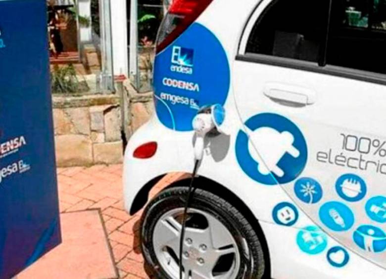Los meses con el mayor número en ventas de vehículos eléctricos fueron enero, marzo y febrero con 397, 384 y 323 unidades respectivamente. FOTO Colprensa.