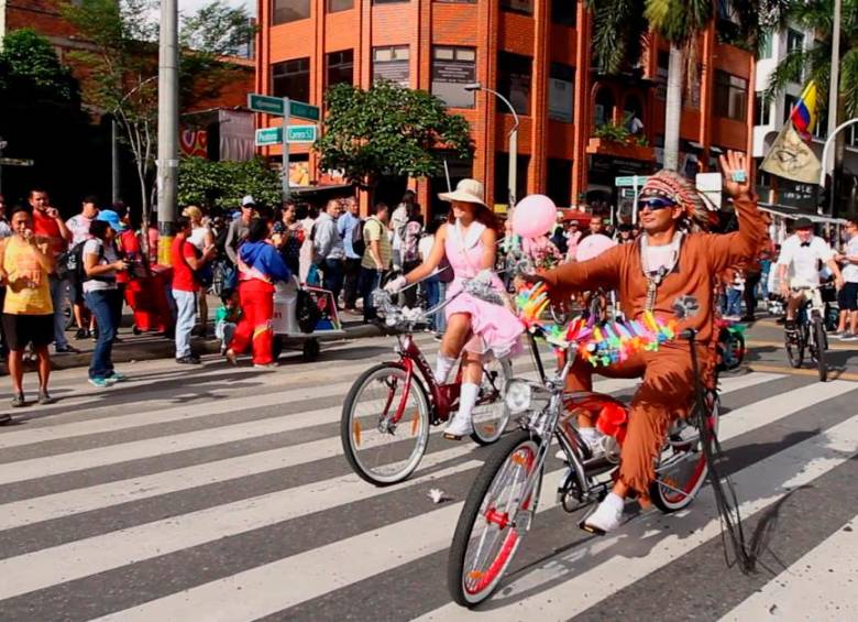 Algunas vías como la carrera 52, en Itagüí, tendrán cierres por desfile de disfraces. FOTO: Archivo