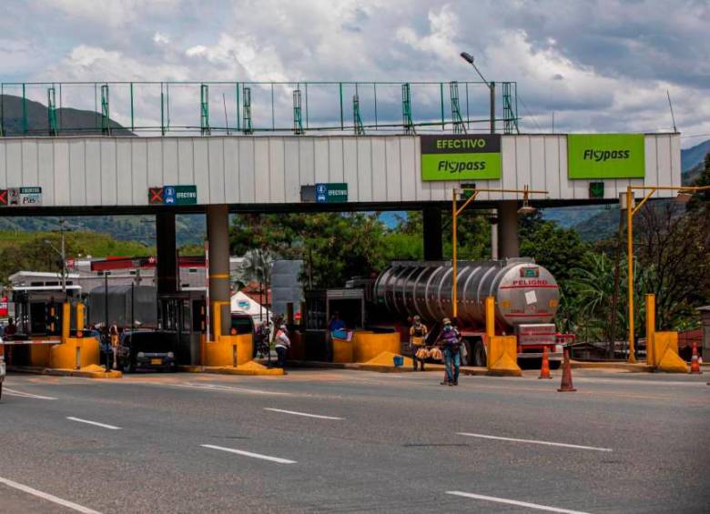 Este es el peaje que aún genera inconformidad en Barbosa. Foto: EL COLOMBIANO