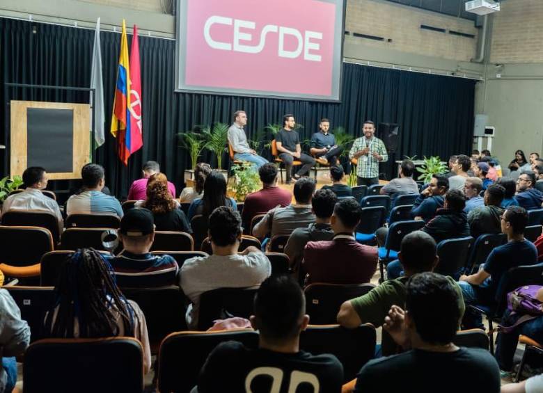 Para Viktor Chekh trabajar de la mano con universidades es fundamental para generar un cambio social. Foto: Cortesía Sombra.