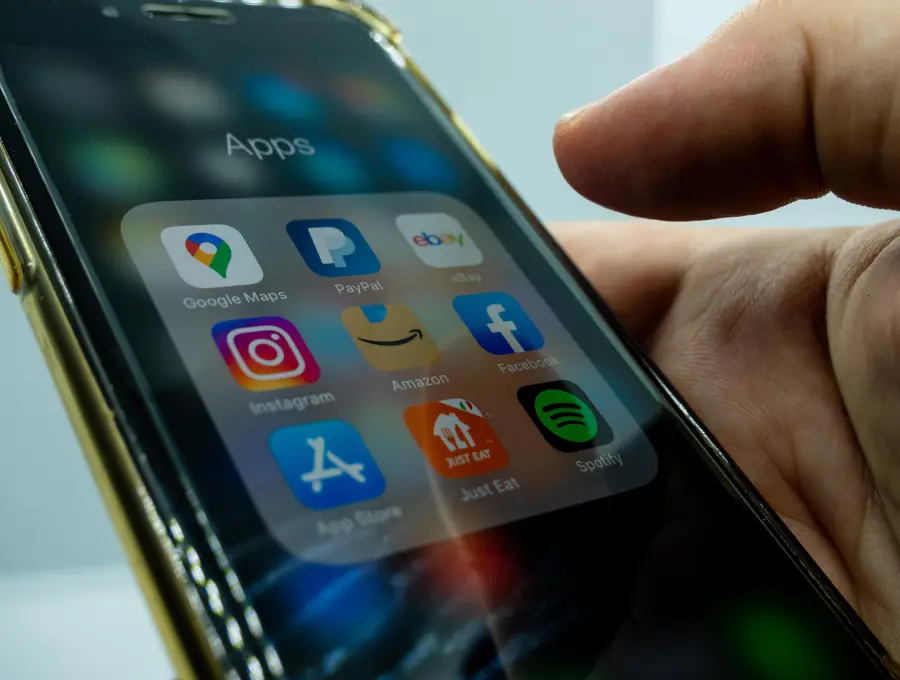 Usuarios de Europa, Asia y América han reportado fallas en algunos servicios de Facebook e Instagram. Foto: Getty Images