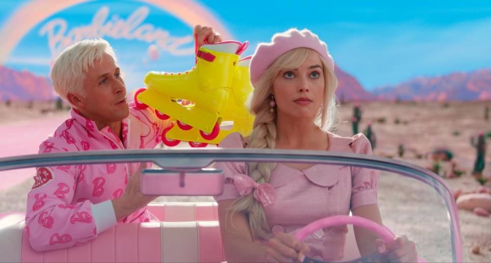 Ryan Gosling y Margot Robbie son los protagonistas de Barbie. FOTO Cortesía