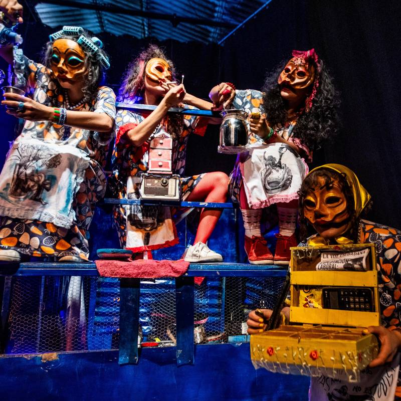 Las chazas es el nuevo montaje de La Parla, grupo de Medellín. La obra estará este en escena este fin de semana. FOTO Julio Herrera
