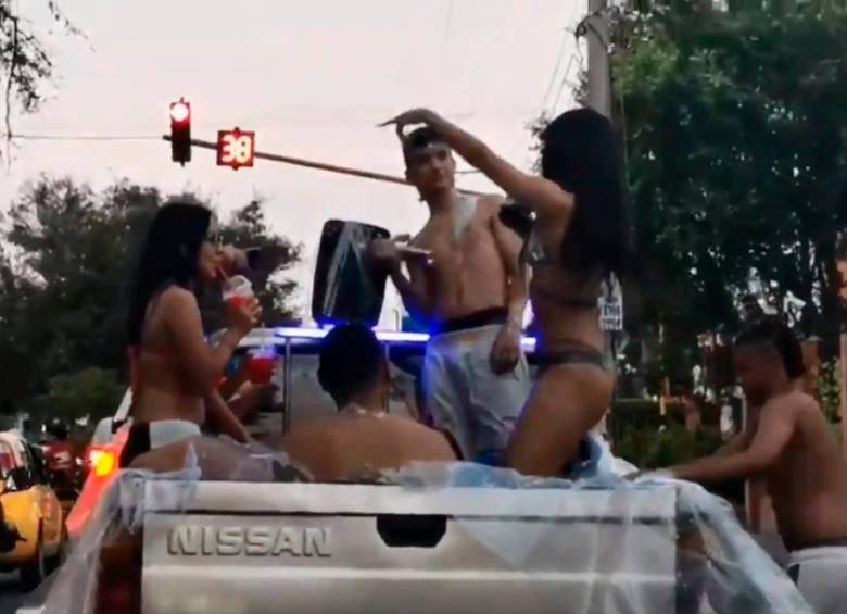 Captan fiesta en volco de camioneta en plena pandemia