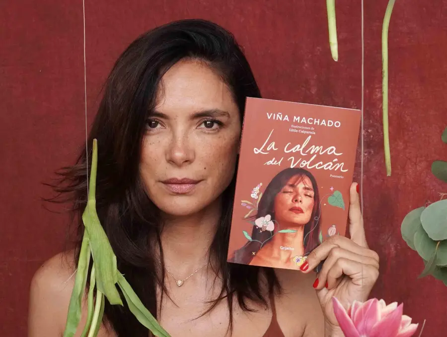 <i>La calma del volcán</i> es el título del primer libro de Viña Machado. FOTO: Cortesía Penguin Random House - Laura Morales Vargas.