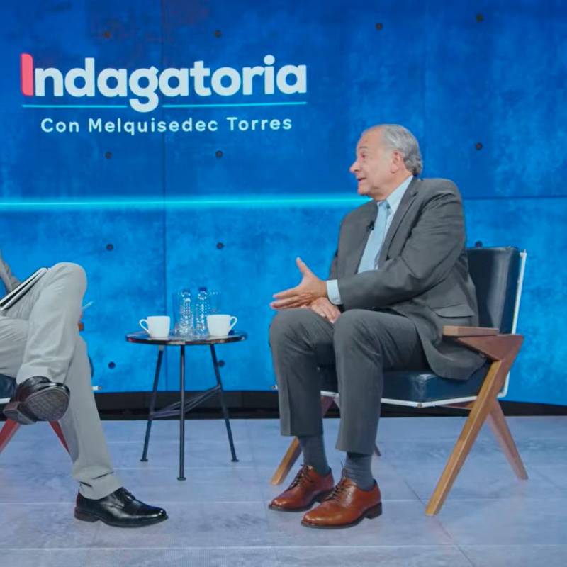 Melquisedec Torres, columnista de EL COLOMBIANO, entrevistó al general (r) Óscar Naranjo. IMAGEN TOMADA DE VIDEO.