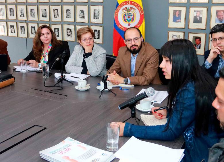 Las plataformas digitales están en la mira del Gobierno, de cara a la futura reforma laboral. FOTO cortesía