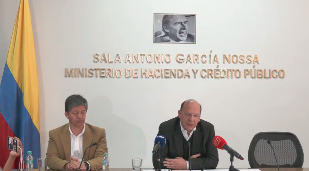Germán Ávila, ministro de Hacienda, sostiene que aumento de la tasa de interés afecta el crecimiento económico. FOTO tomada de YouTube