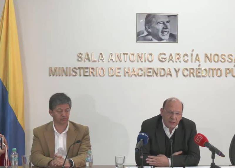 Germán Ávila, ministro de Hacienda, sostiene que aumento de la tasa de interés afecta el crecimiento económico. FOTO tomada de YouTube