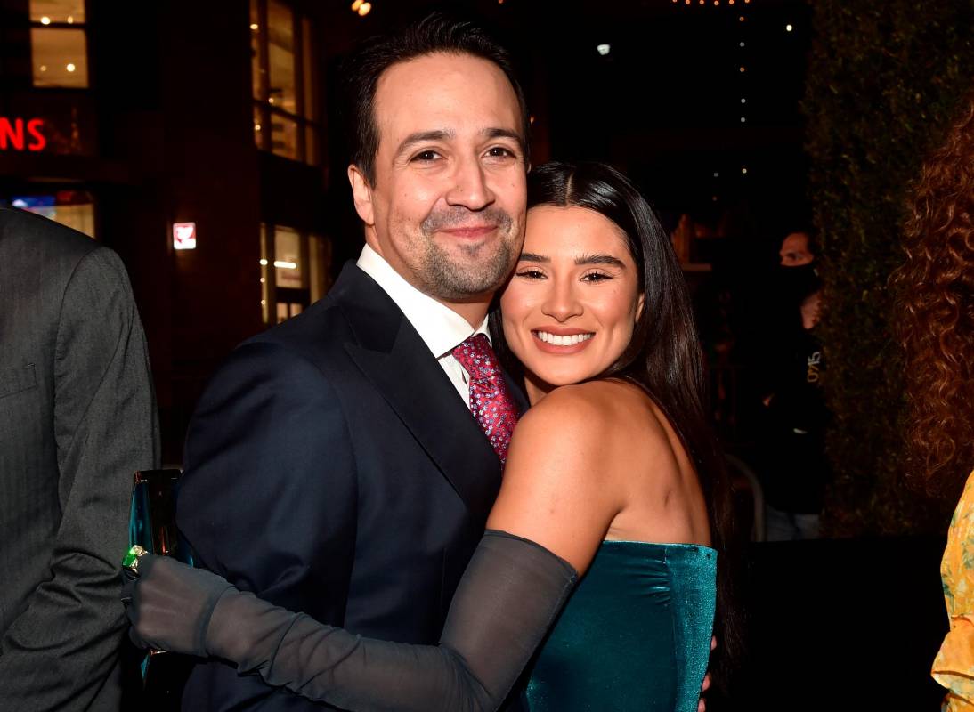 Lin Manuel Miranda fue el encargado de la música de Encanto, aquí con la actriz colombiana Diane Guerrero. FOTO Alberto E. Rodriguez/Getty Images for Disney