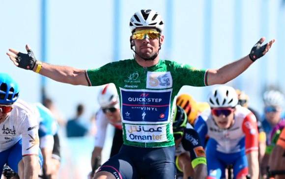 Mark Cavendish sigue ganando a sus 36 años de edad. FOTO: TWITTER TOUR DE OMÁN