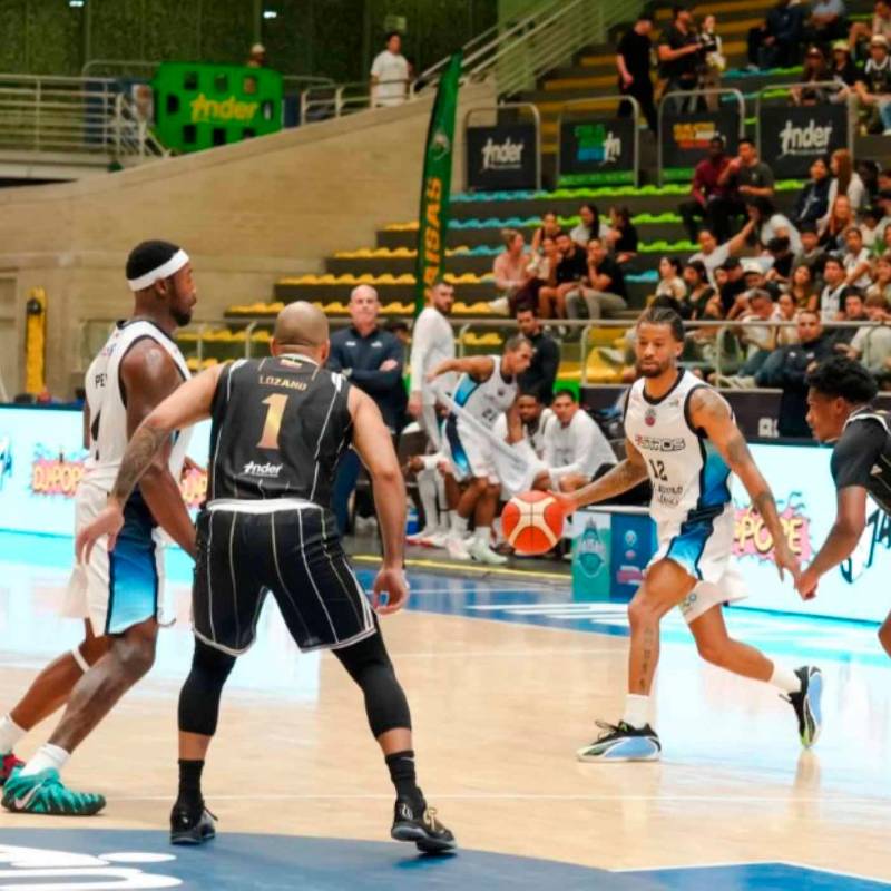 Paisas cortó su racha de victorias en el Iván de Bedout y cayó ante Astros de México, por la BCL, ahora viaja a Villavicencio para los duelos de lunes y martes. FOTO CORTESIA BCL