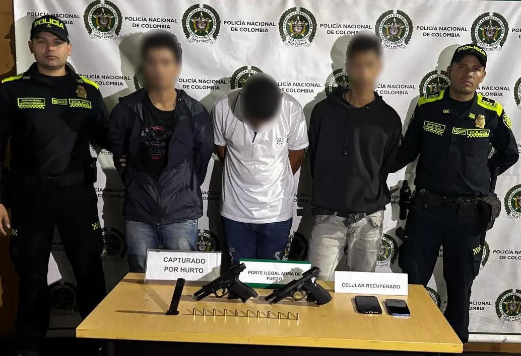 Los tres implicados quedaron a disposición de la Fiscalía General de la Nación. FOTO. Cortesía Policía Meval