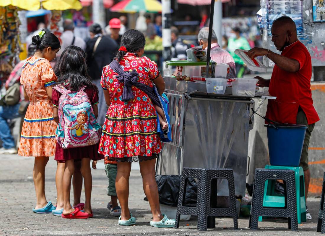 La población que llega a a Medellín se ubica principalmente en las comunas La Candelaria, Guayabal y Laureles Foto: Manuel Saldarriaga.