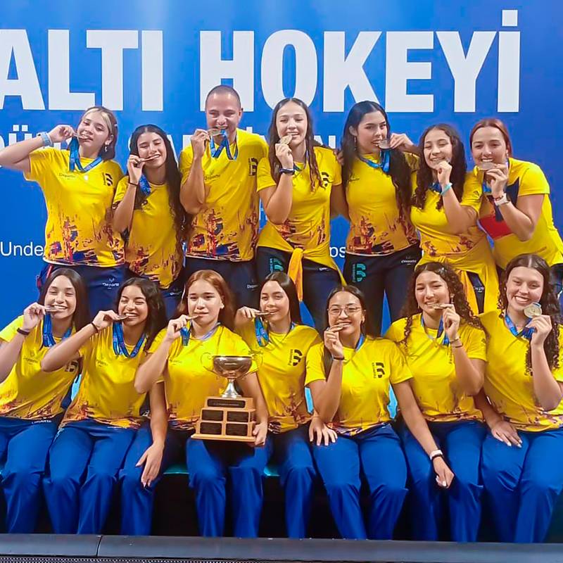El equipo sub-19 femenino caméon. FOTO CORTESÍA