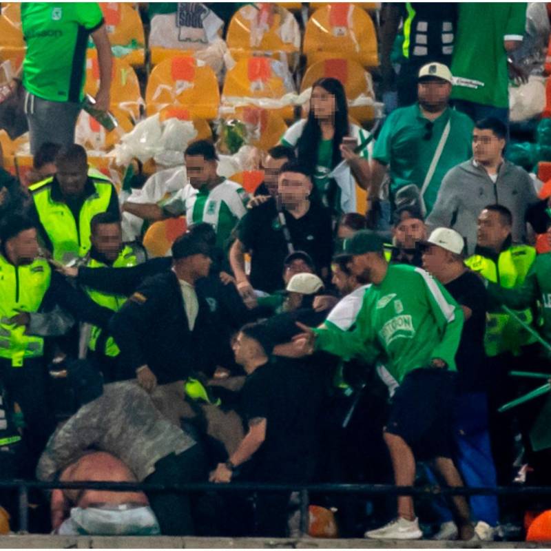 En la tribuna occidental, también ocurrieron desmanes durante la final entre Junior y Nacional. FOTO: Juan Antonio Sánchez