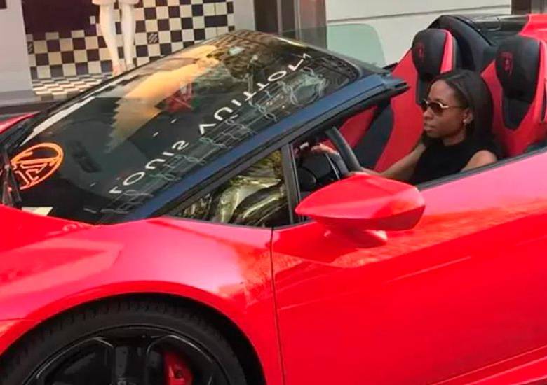 Este es el Lamborghini con el que Jenny Ambuila se paseaba por las calles de Miami. Tenía un valor cercano a los 300.000 dólares. FOTO: TOMADA DE REDES SOCIALES JENNY AMBUILA
