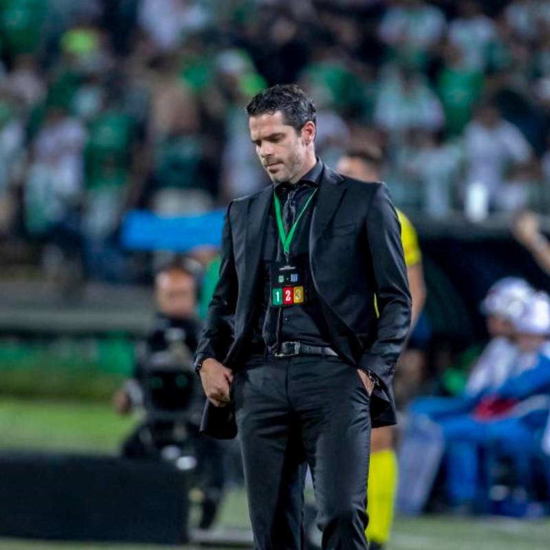Fernando Gago presentó su renuncia como técnico de Racing tras la derrota ante Independiente. FOTO: Juan Antonio Sánchez. 