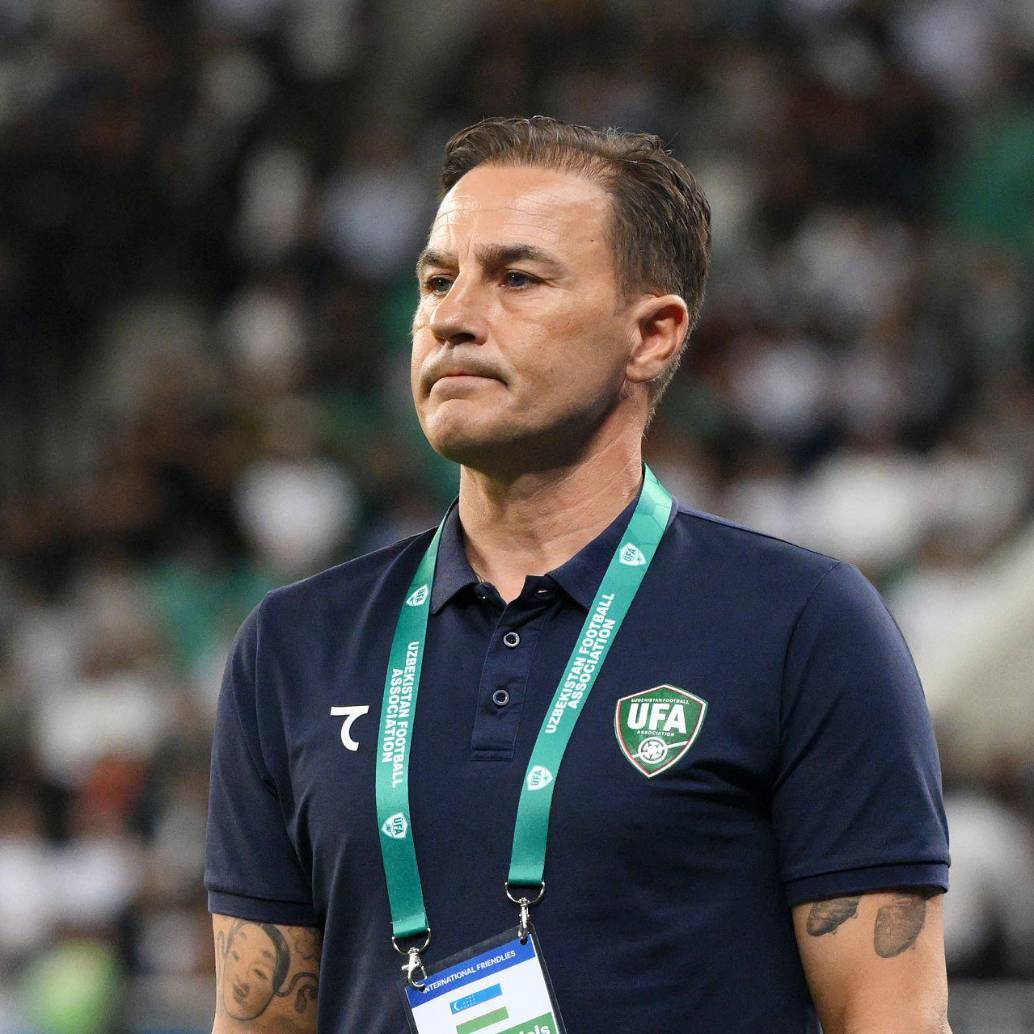 El italiano Fabio Cannavaro lidera con su experiencia al debutante Uzbekistán. Foto: Getty Images