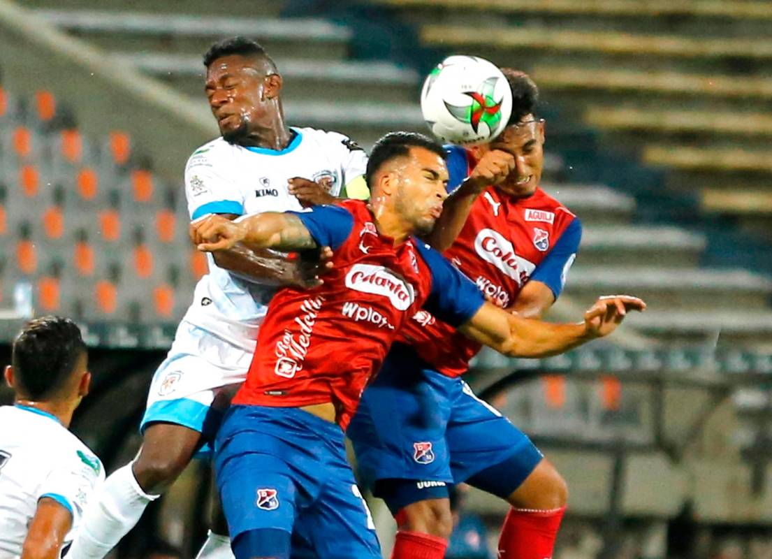 El conjunto escarlata tuvo un buen arranque y eso lo llevo a abrir el marcador en el minuto 37 con un gol de penal. Foto: Colprensa