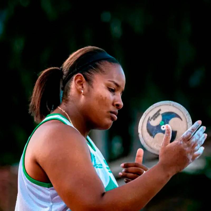 La antioqueña Yerlin del Carmen Mesa Palacio ganó medalla de oro en el lanzamiento de disco en Juegos Bolivarianos. FOTO: Cortesía