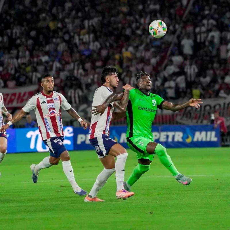 Nacional perdió 2-1 en su visita al Metropolitano. Por el verde marco Dairon Asprilla, pero el Junior remontó y lo ganó en el último minuto. FOTO CORTESÍA ATLÉTICO NACIONAL 