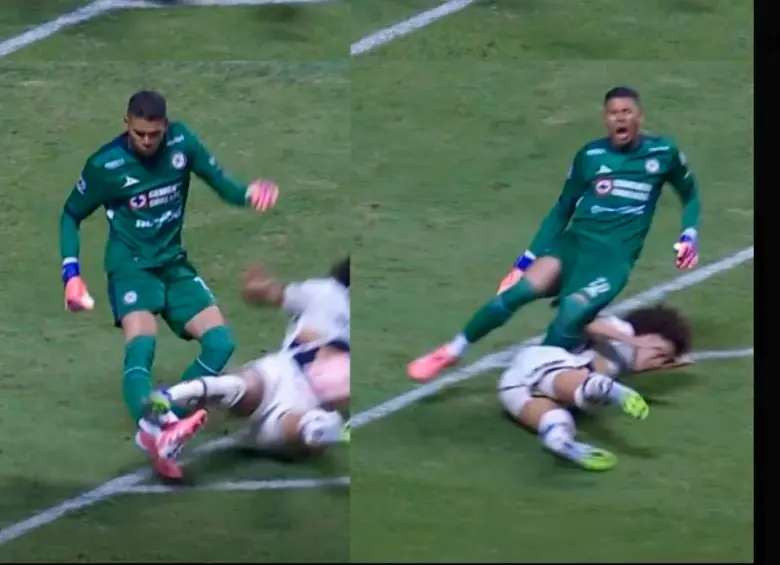 Este es el momento en el que Kevin Mier recibió la falta que lo sacó del partido entre Cruz Azul y Pumas. FOTO PANTALLAZO 