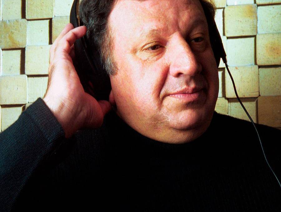 Benjamín Castro Salazar, periodista, locutor y maestro de la voz, deja un legado en la radio antioqueña tras su paso por Caracol Radio, RCN y Teleantioquia. FOTO EL COLOMBIANO