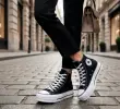 Las clásicas Chuck Taylor marcaron generaciones, pero hoy la marca enfrenta una fuerte caída. FOTO: GETTY