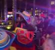Los hinchas colombianos en Ciudad de México recibieron a la selección cafetera. FOTO: <b>Captura de video</b>