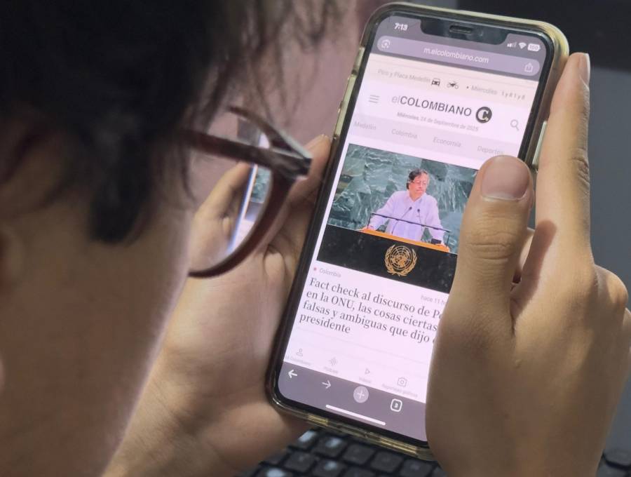 Botón “Seguir” en Google Discover para añadir a EL COLOMBIANO y recibir sus noticias en el feed personalizado del celular. FOTO Camilo Suárez