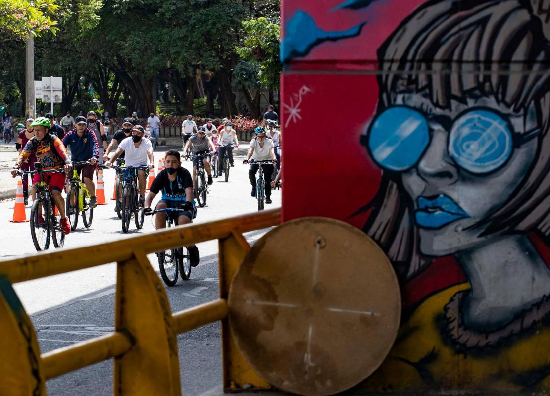 No dejar tirada la bicicleta” Tirada” en medio de la ciclovía. Foto: Manuel Saldarriaga Quintero