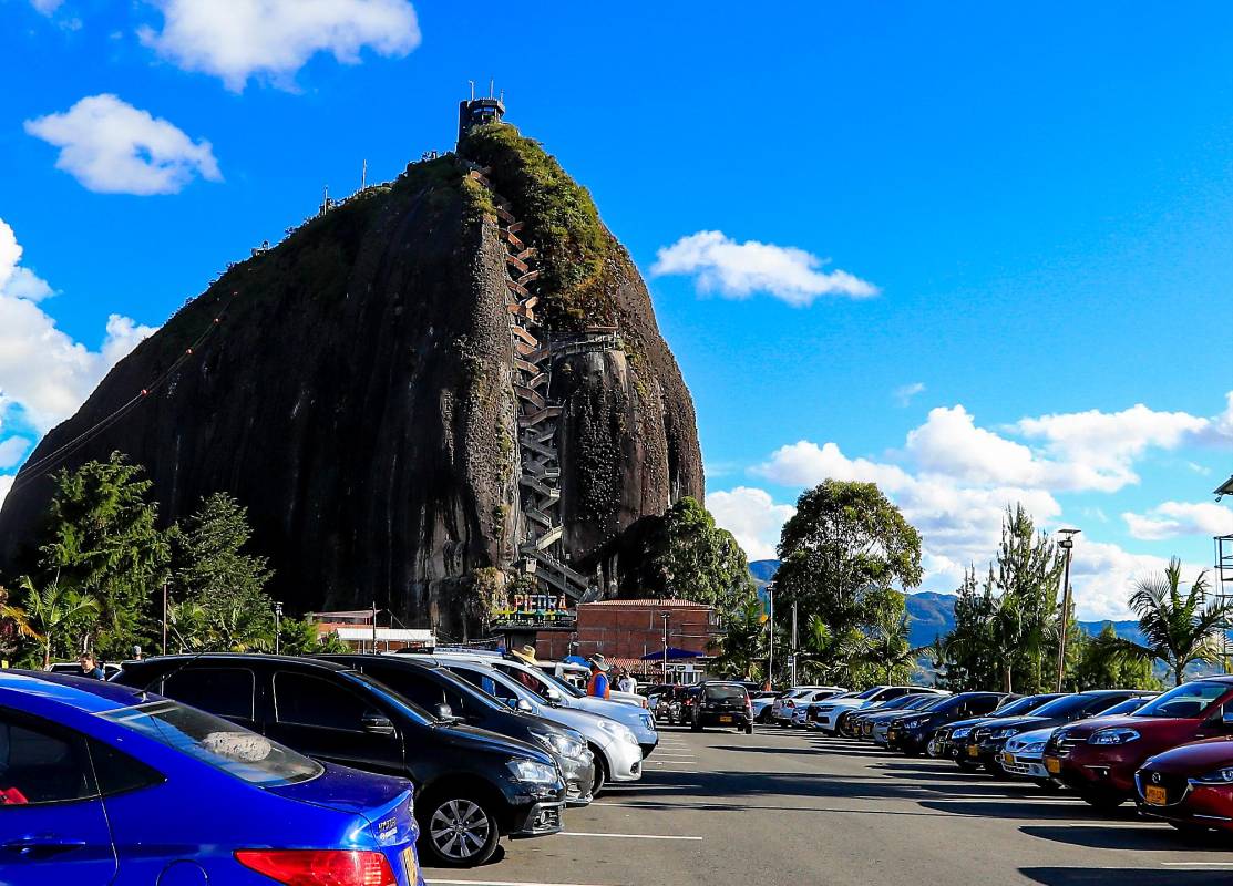 Las autoridades tienes dos mecanismos para vigilar el tráfico en el embalse, teniendo encuentra la sobre población de turismo que esta viendo esta zona turística del oriente Antioqueño. Fotos : Jaime Pérez