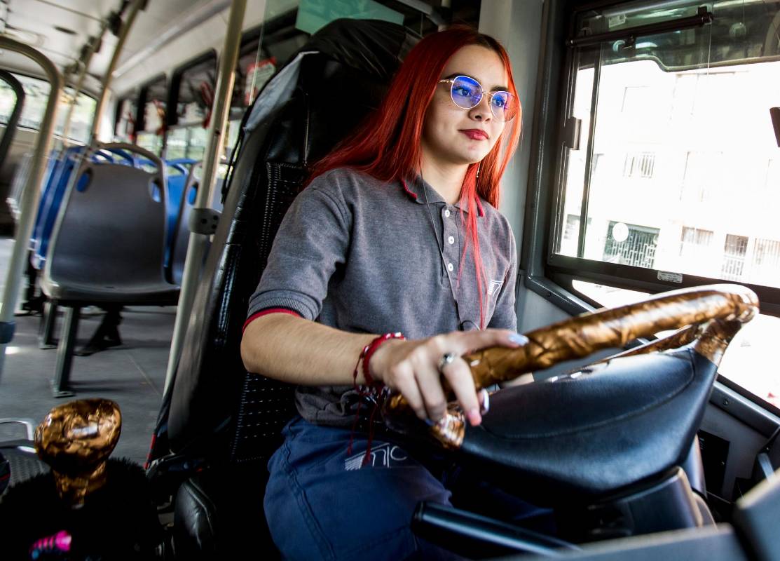 “Yo renuncié al integrado y acepté este bus porque también quería más adrenalina, más emociones y retos, ja, ja”. FOTO JULIO CÉSAR HERRERA