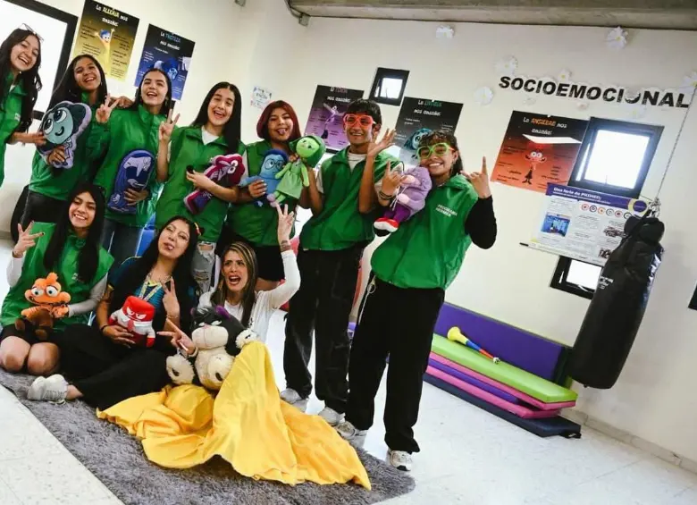 El Colegio Las Margaritas IED, de Bogotá, fue nominado entre los 10 mejores colegios del mundo por su modelo de bienestar socioemocional y participa por un premio que será definido mediante votación pública.FOTO: Alcaldía de Bogotá.