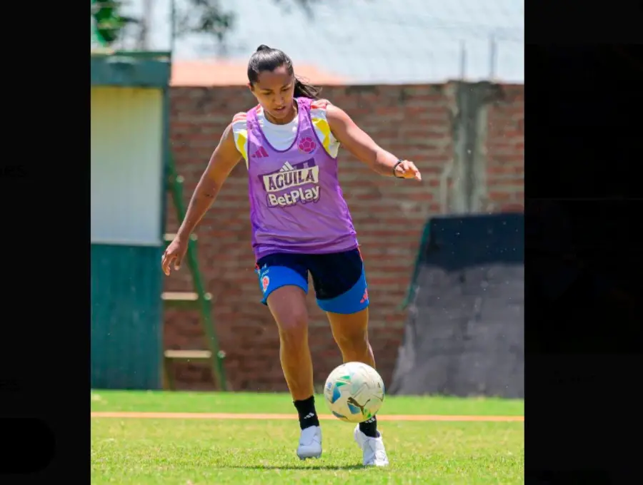 La defensora antioqueña Manuela Vanegas regresó a la Selección tras 10 meses y está feliz, podría ser alternativa de Ángelo Marsiglia para el duelo ante Bolivia, este viernes. FOTO CORTESÍA FCF